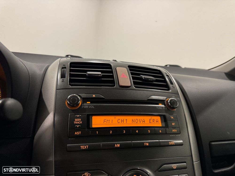 Toyota Auris 1.4 D-4D Sol - 30