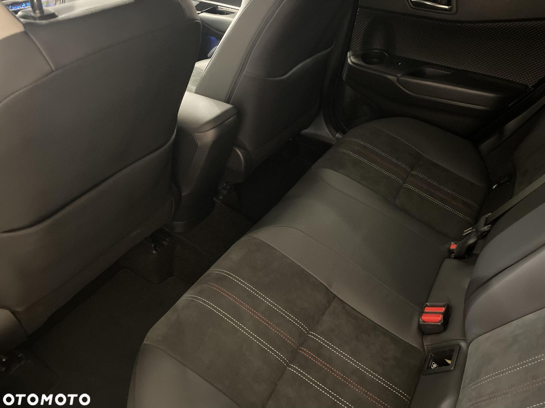 Toyota C-HR 1.8 Hybrid GPF GR Sport - 11