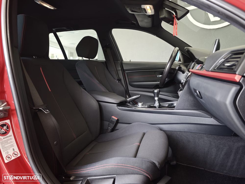 BMW 320 d Pack M - 40