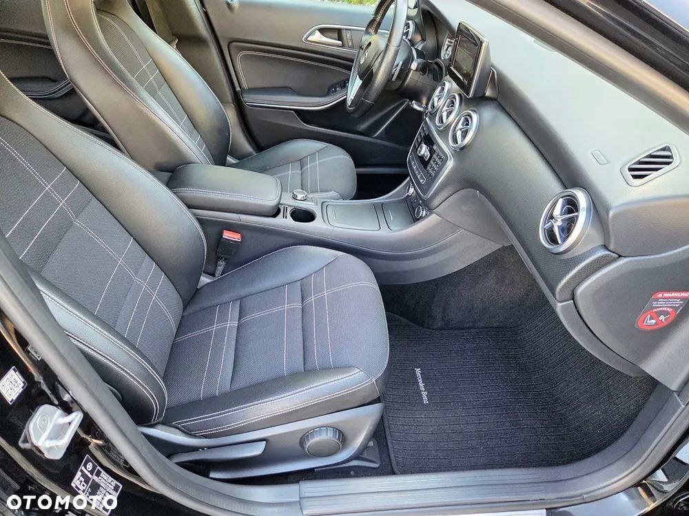 Mercedes-Benz Klasa A 180 7G-DCT Activity Edition - 34