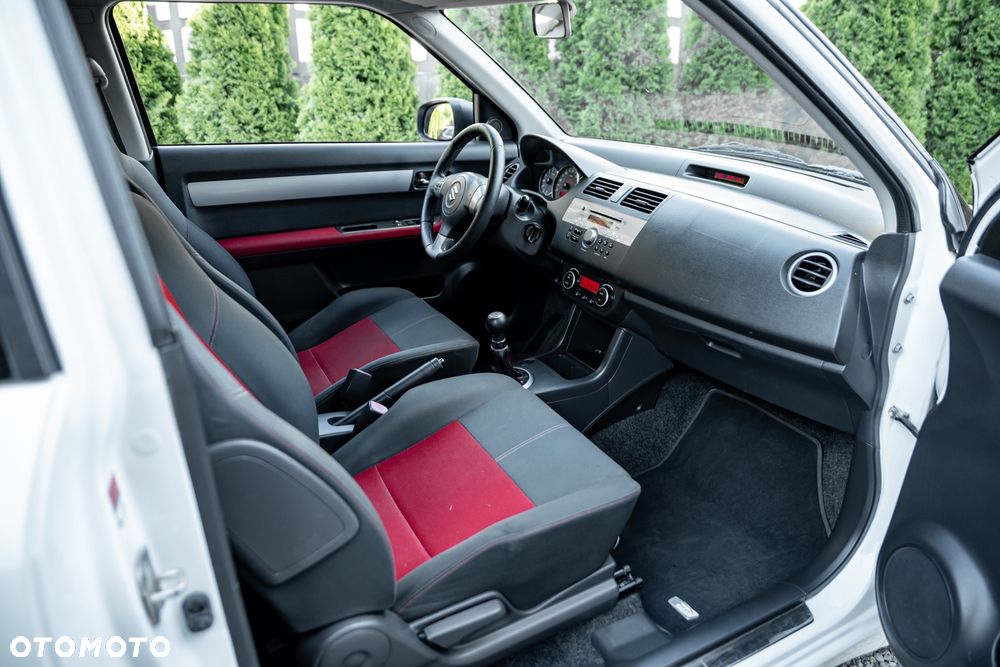 Suzuki Swift 1.6 Sport - 22