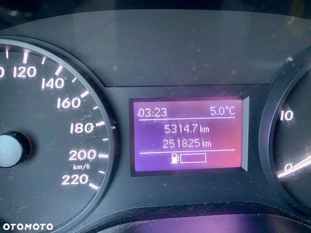 Mercedes-Benz VITO - 12