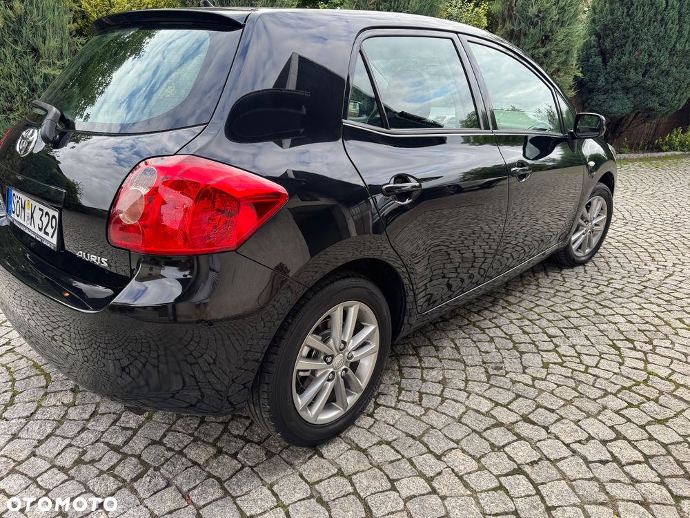 Toyota Auris 1.6 Executive - 3