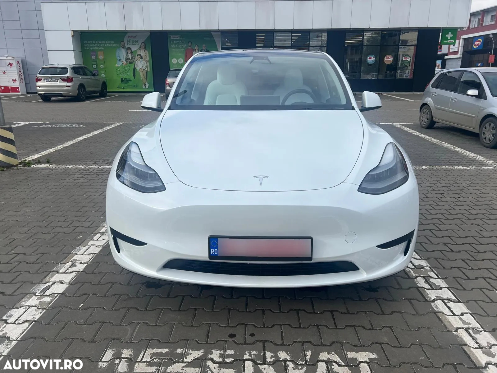 Tesla Model Y - 3