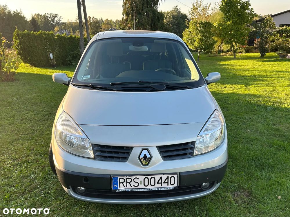 Renault Scenic 2.0 Confort Authentique - 12