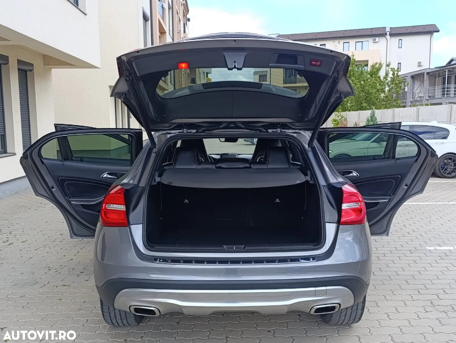 Mercedes-Benz GLA - 8