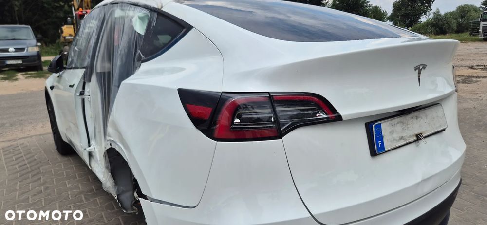 Tesla Model Y 62.5 Standard RWD - 20