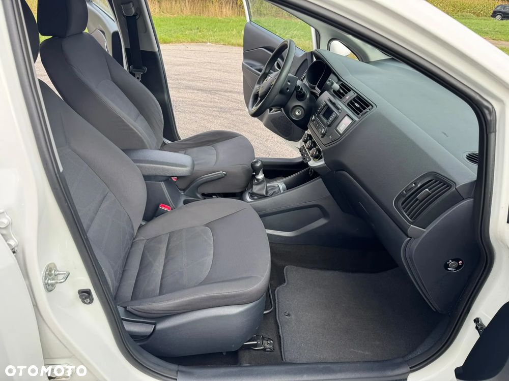 Kia Rio - 19