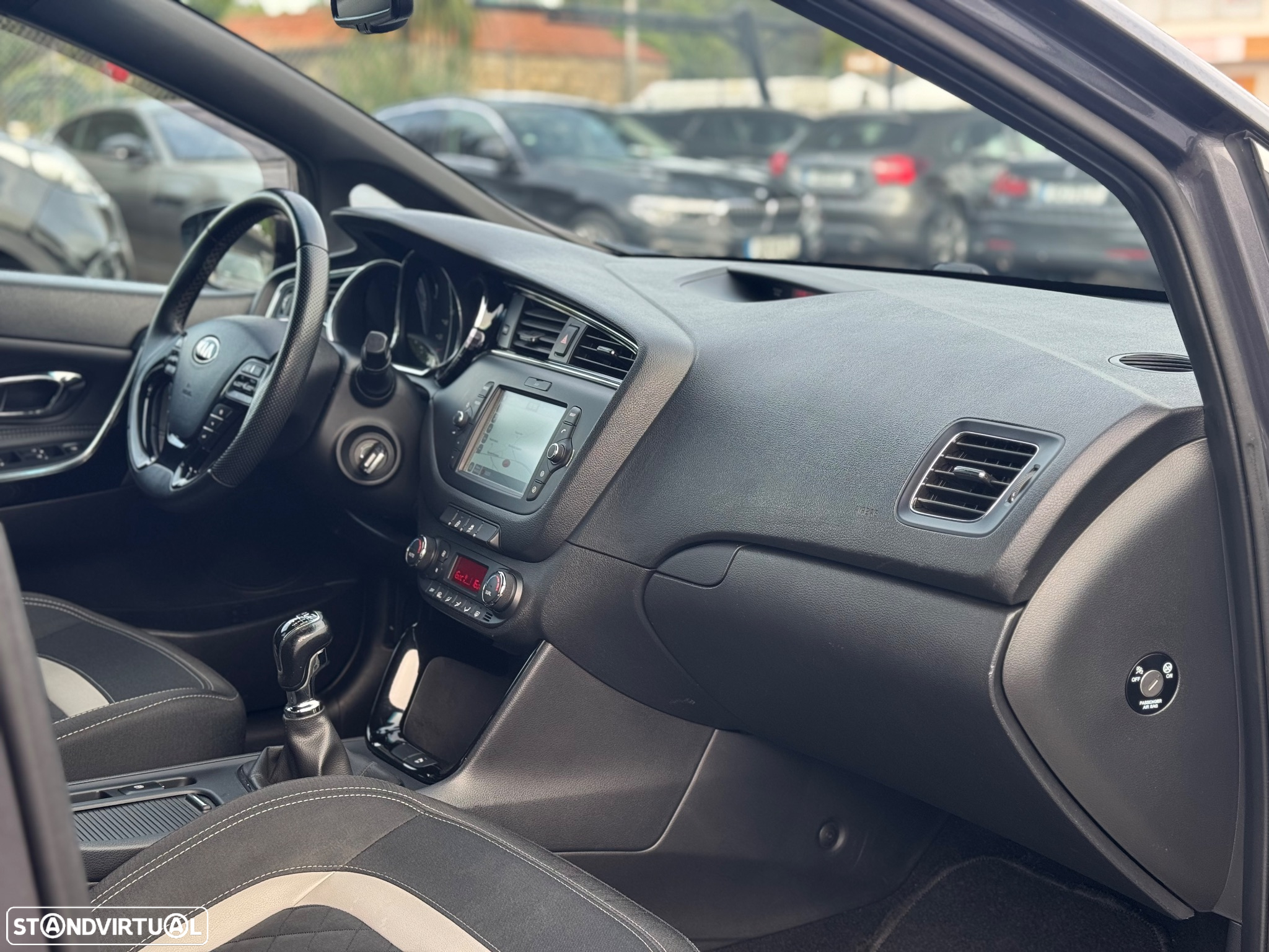 Kia Ceed SW 1.6 CRDi GT Line - 29