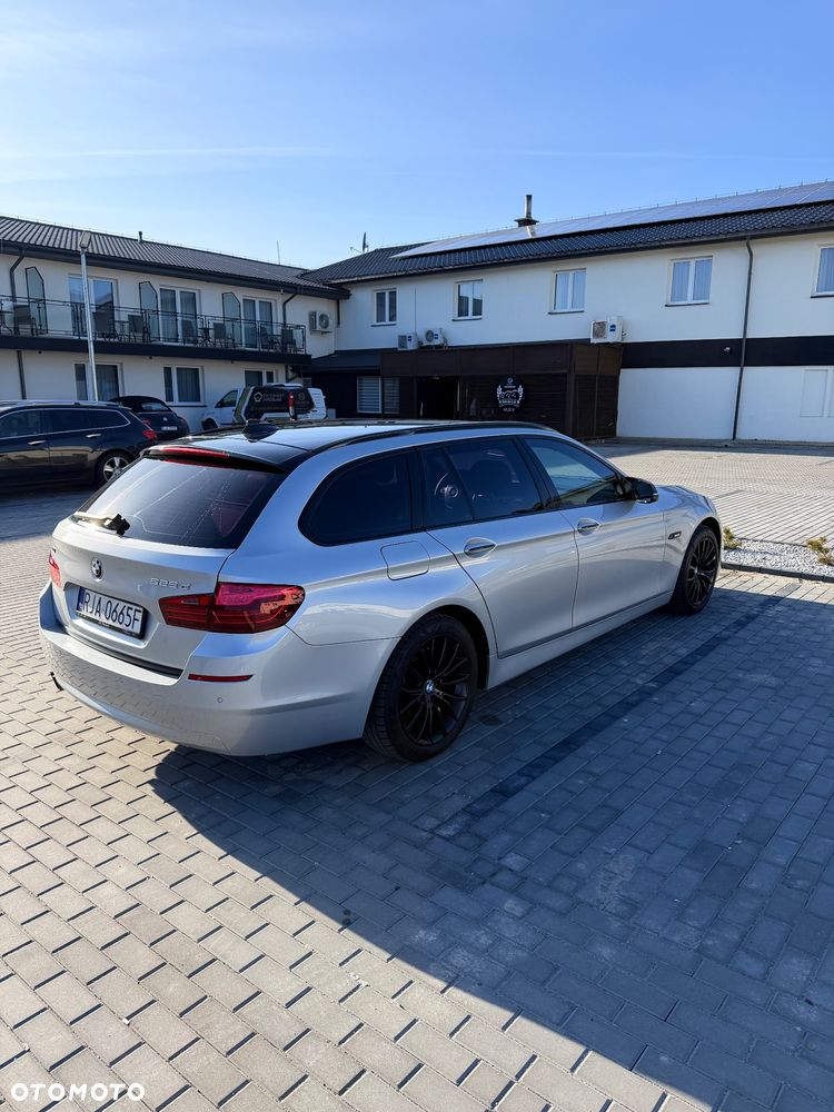 BMW Seria 5 525d xDrive Luxury Line - 2