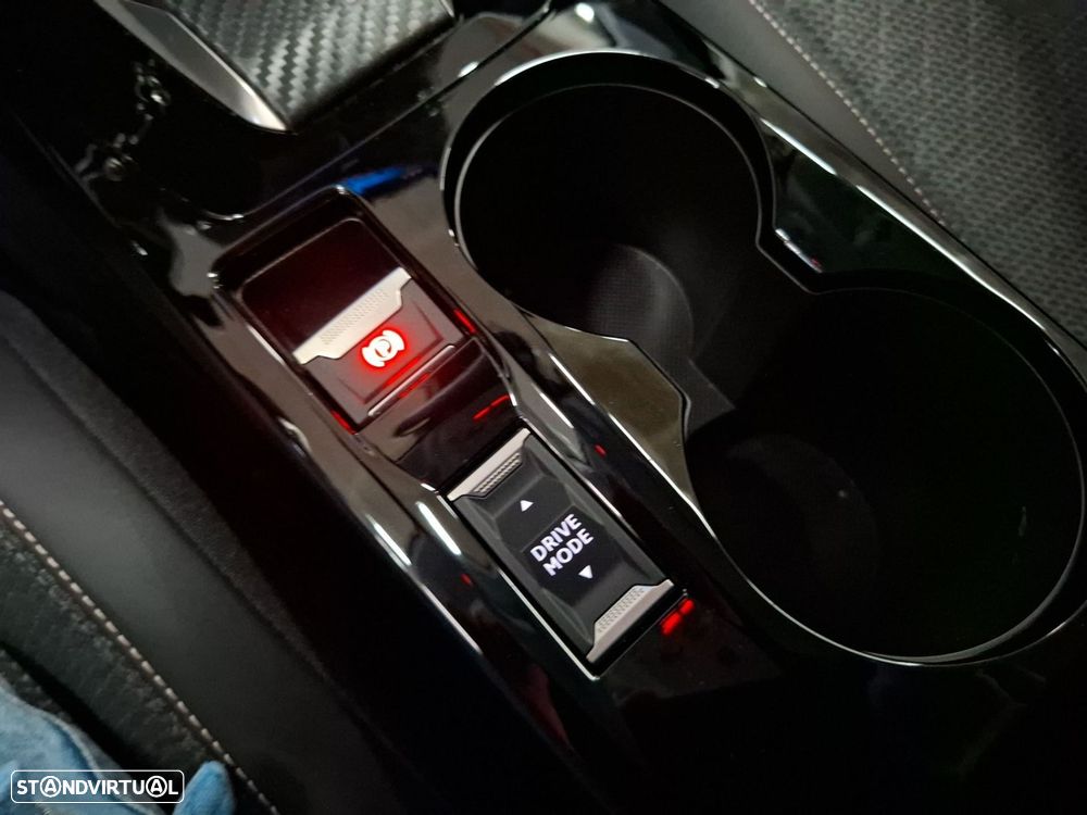 Peugeot 208 1.2 Hybrid Allure e-DCS6 — fotografia 18