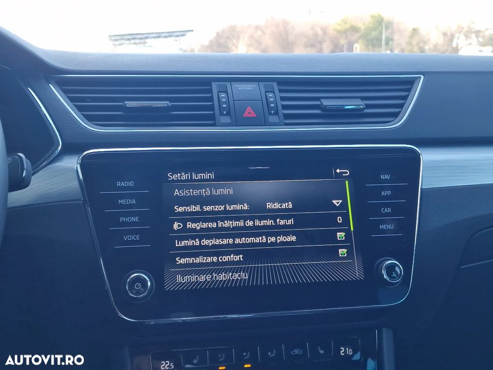 Skoda Superb 2.0 TDI DSG Ambition - 25