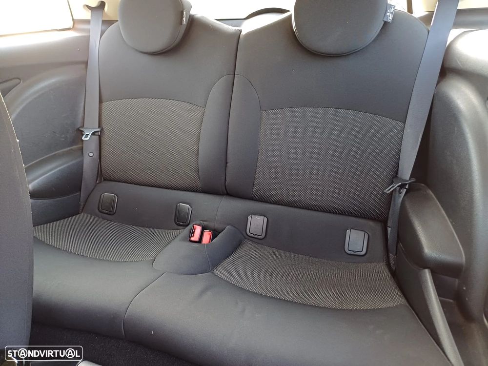 MINI 3 Portas One D - 14