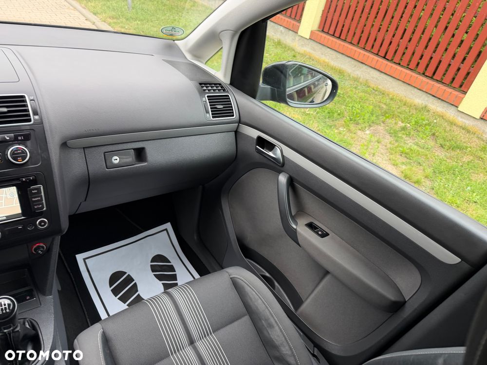 Volkswagen Touran 2.0 TDI DPF BlueMotion Technology MATCH - 24