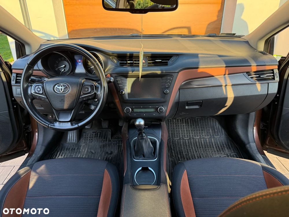 Toyota Avensis 1.8 Premium - 9