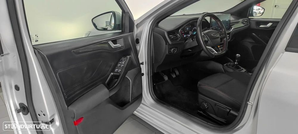 Ford Focus 1.0 EcoBoost MHEV ST-Line - 16