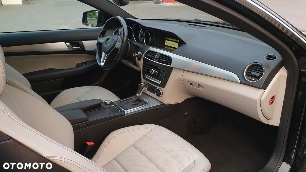 Mercedes-Benz Klasa C 250 (BlueEFFICIENCY) 7G-TRONIC - 14