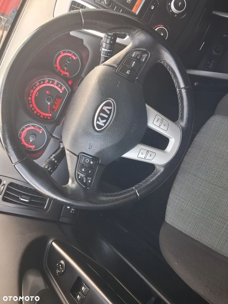 Kia Ceed 1.4 CVVT ISG Spirit - 11
