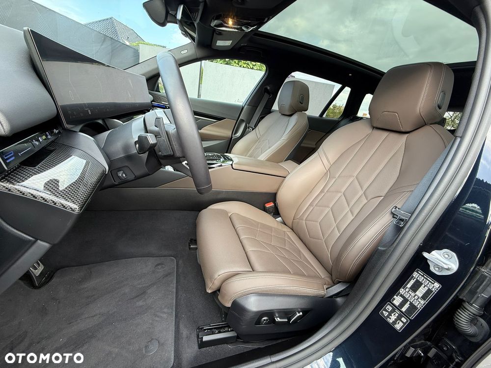 BMW Seria 5 520d xDrive Touring - 24
