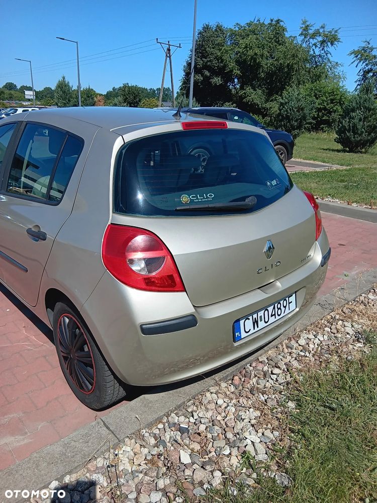 Renault Clio 1.2 16V Expression - 8