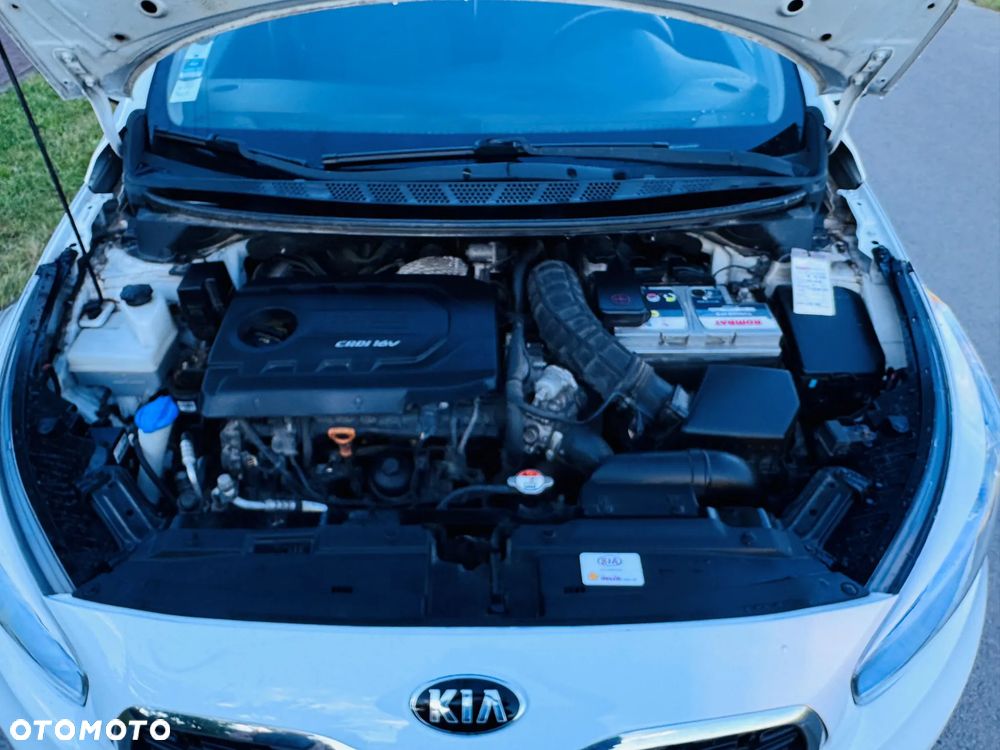 Kia Ceed 1.6 CRDi 136 ISG Dream Team Edition - 11