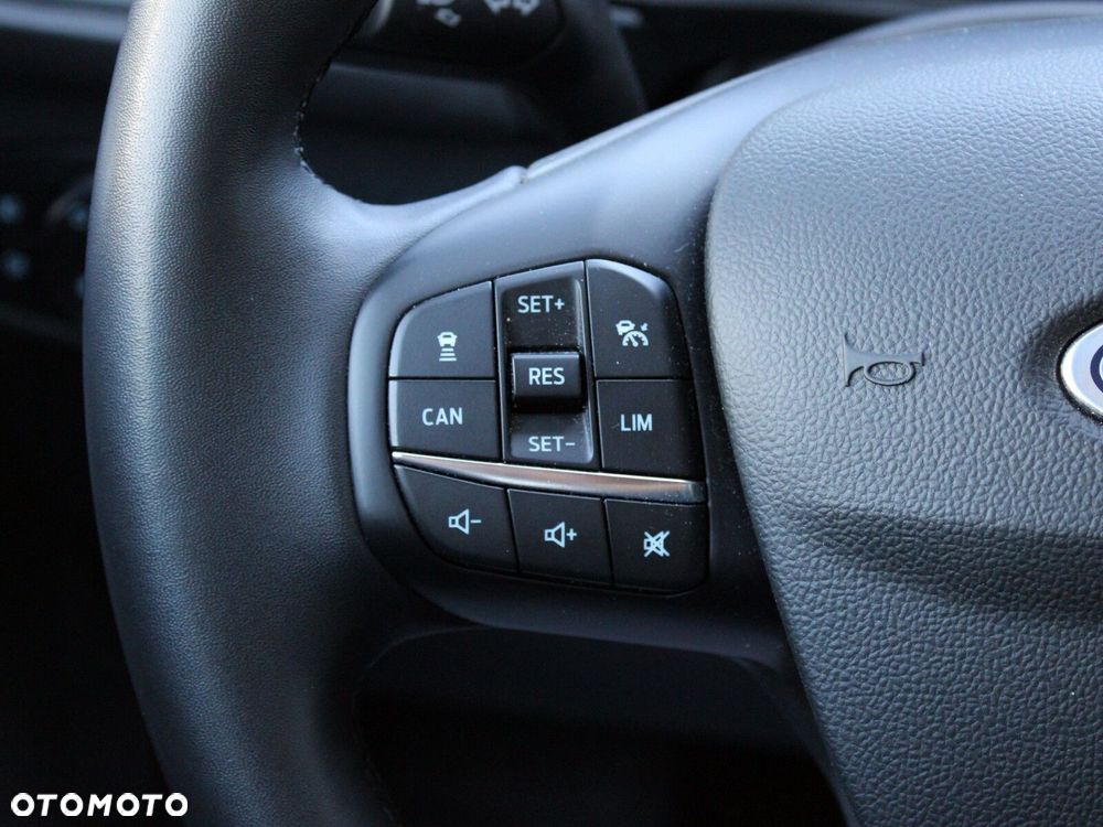 Ford Focus 1.0 EcoBoost Titanium X - 28