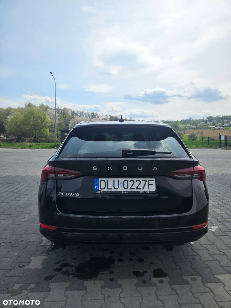 Skoda Octavia 2.0 TDI Style DSG - 4