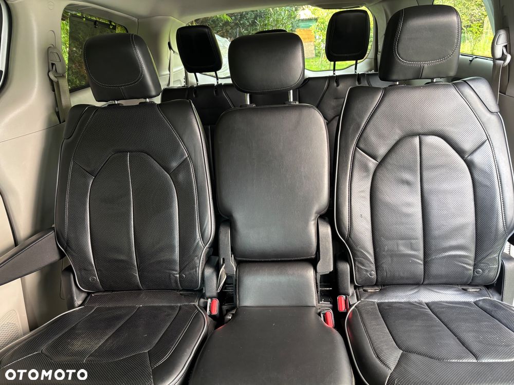 Chrysler Pacifica - 27