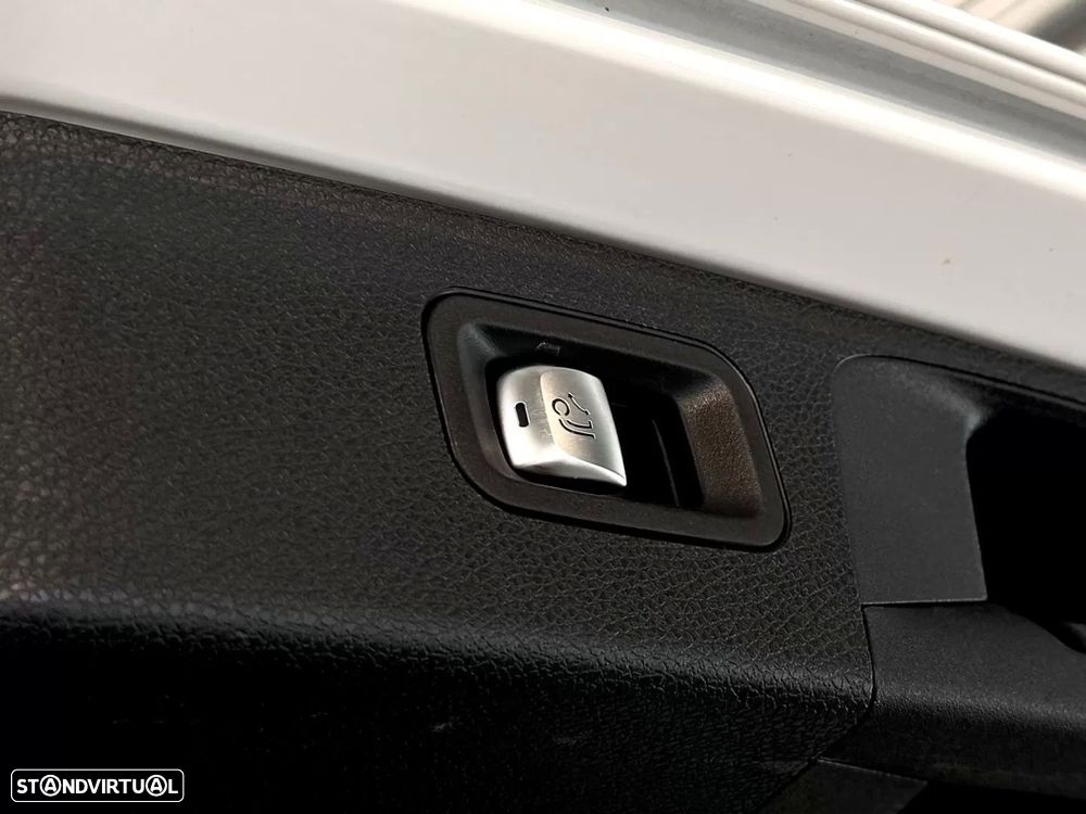 Mercedes-Benz E 300 de 4Matic 9G-TRONIC AMG Line - 10