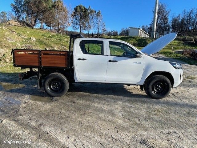 Toyota Hilux 2.4 D-4D 4WD CD CM - 12