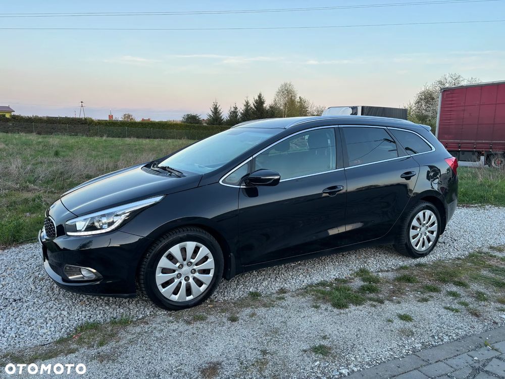 Kia Ceed 1.6 CRDi 128 Dream Team Edition - 13