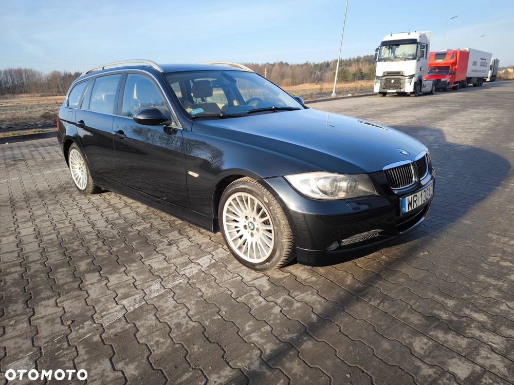 BMW Seria 3 330xi - 2
