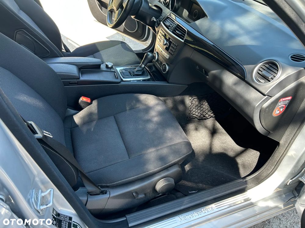 Mercedes-Benz Klasa C 200 CDI DPF Automatik BlueEFFICIENCY - 34