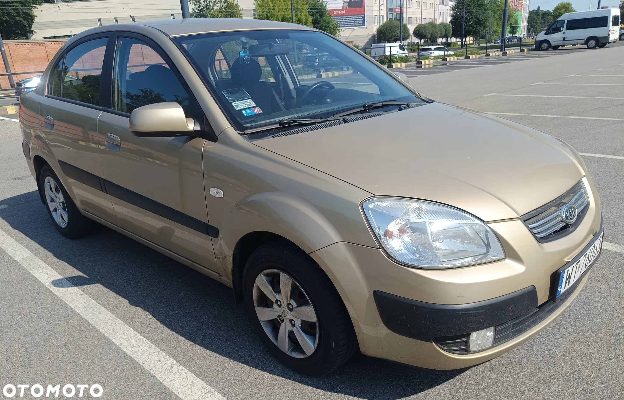 Kia Rio - 4