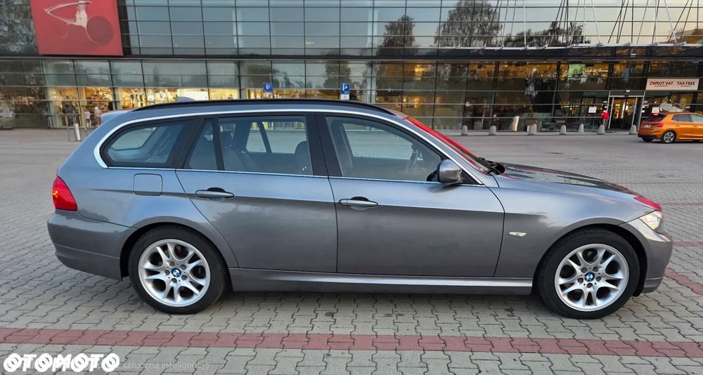 BMW Seria 3 330d xDrive - 6