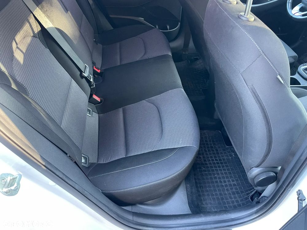 Hyundai i30 1.5 DPI Classic + - 20