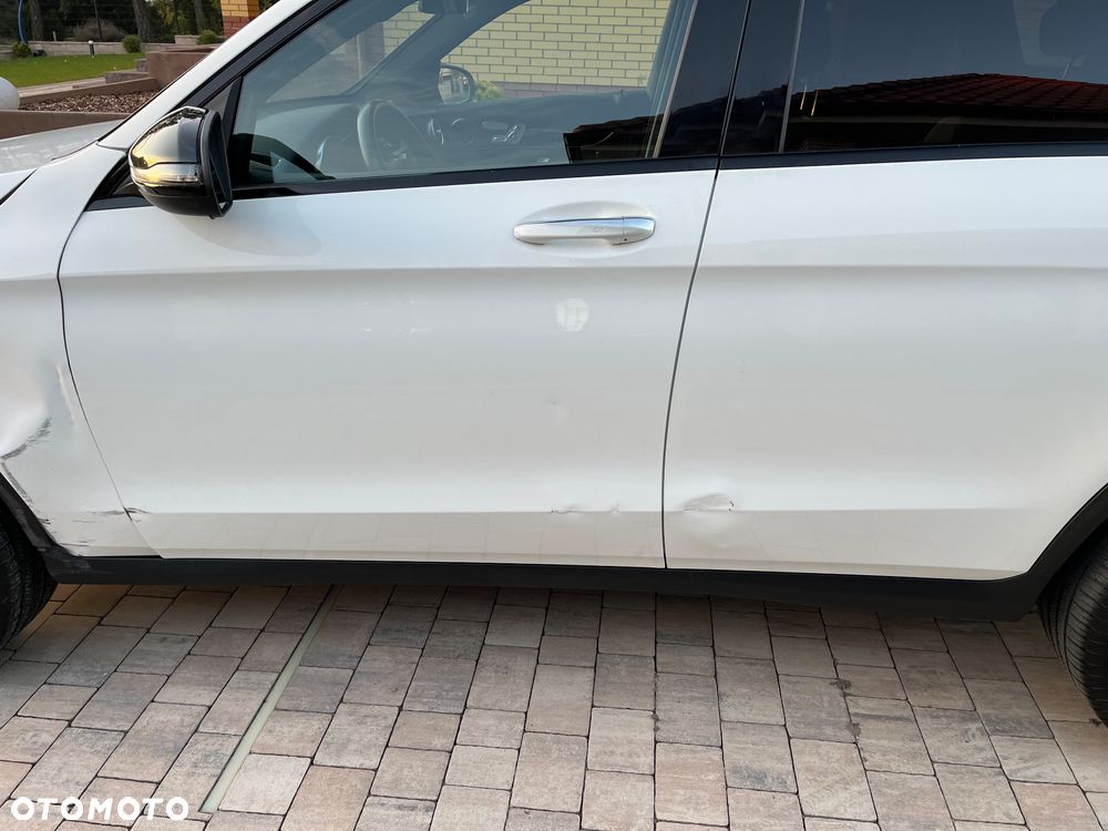 Mercedes-Benz GLC 300 4Matic 9G-TRONIC AMG Line - 17