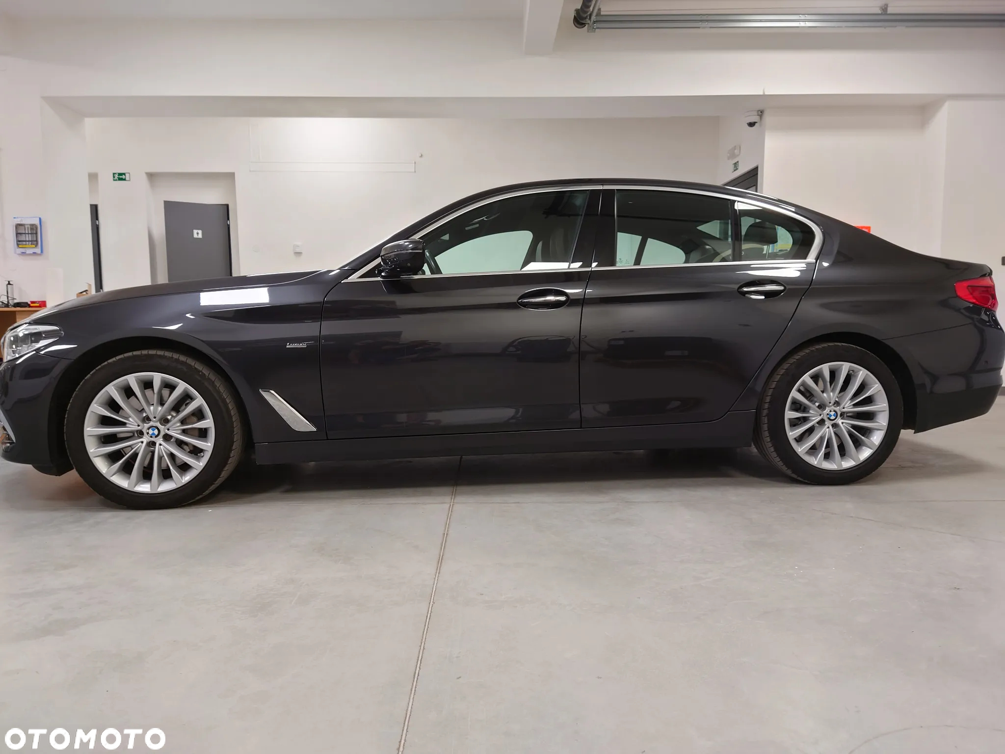 BMW Seria 5 530d xDrive Luxury Line - 19
