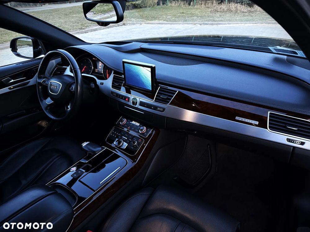 Audi A8 4.2 TDI DPF (clean diesel) quattro tiptronic - 17