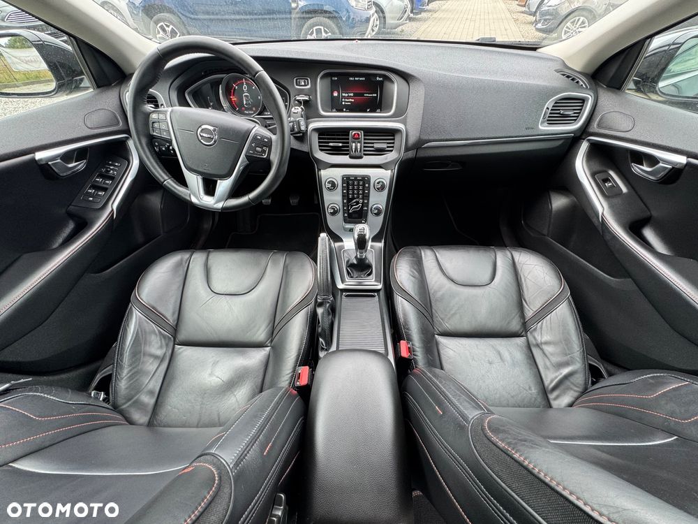 Volvo V40 D2 Drive-E Ocean Race - 13