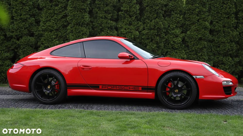 Porsche 911 Carrera - 2