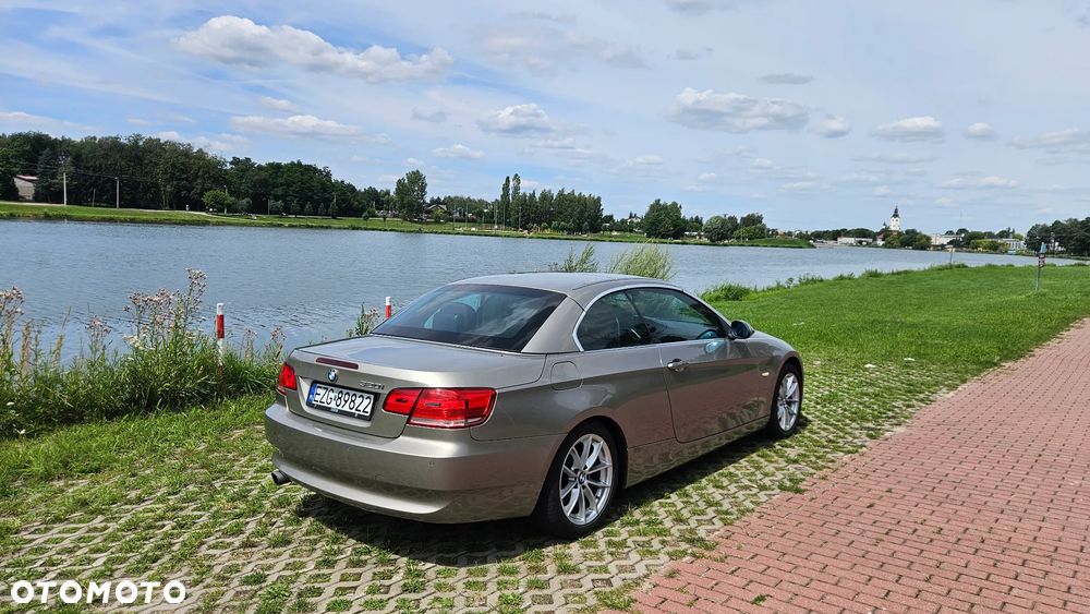 BMW Seria 3 320i - 8