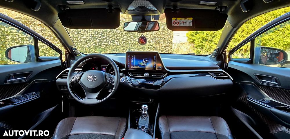 Toyota C-HR Lounge - 31