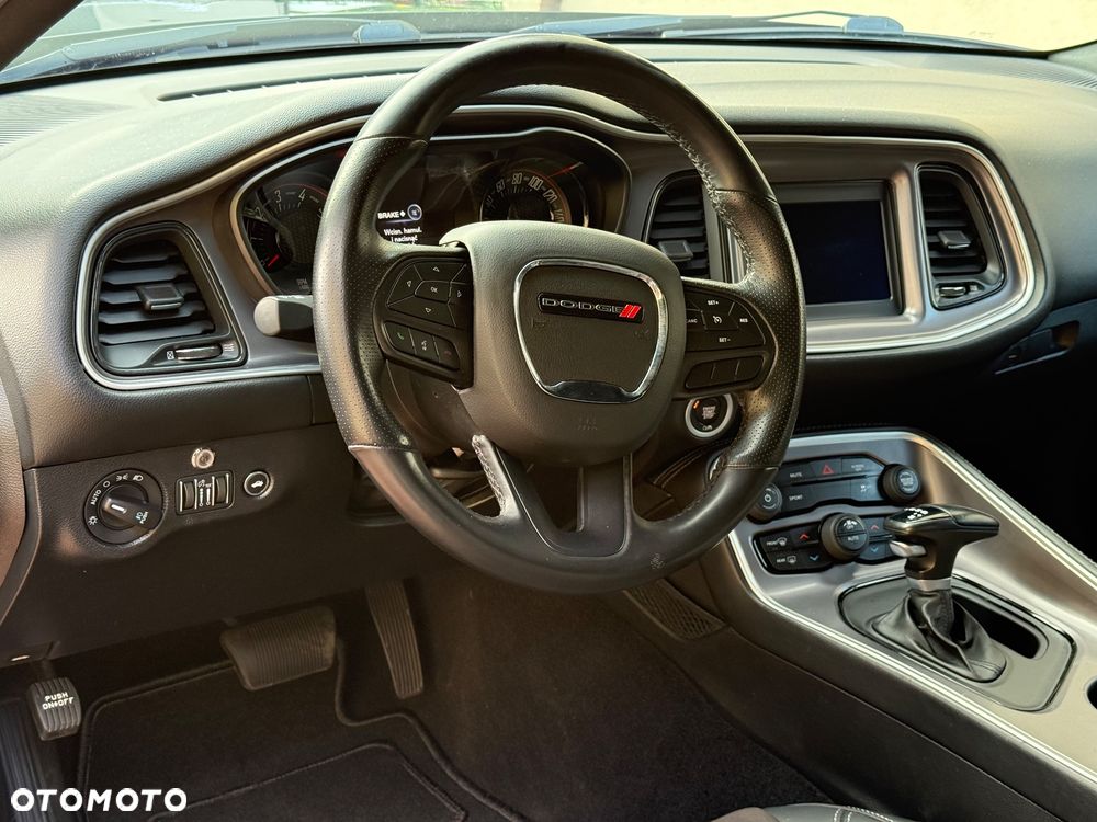 Dodge Challenger 3.6 SXT Plus - 25