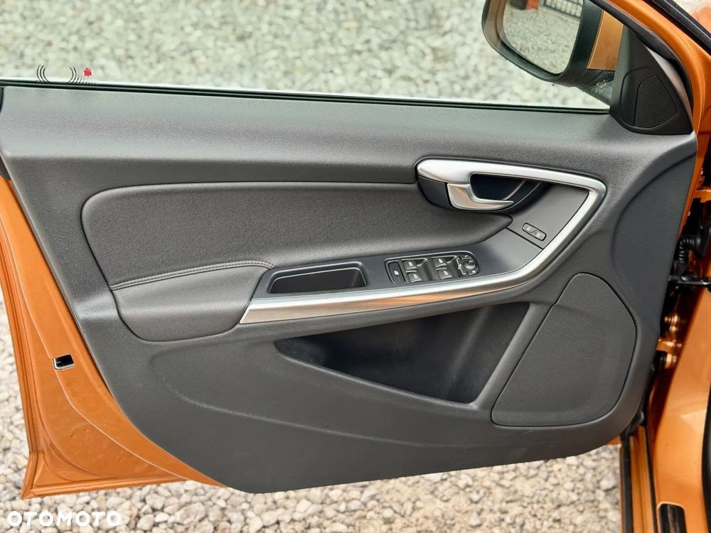 Volvo V60 D3 Geartronic Summum - 21