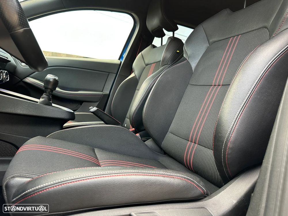 Renault Clio 1.0 TCe RS Line — fotografia 20