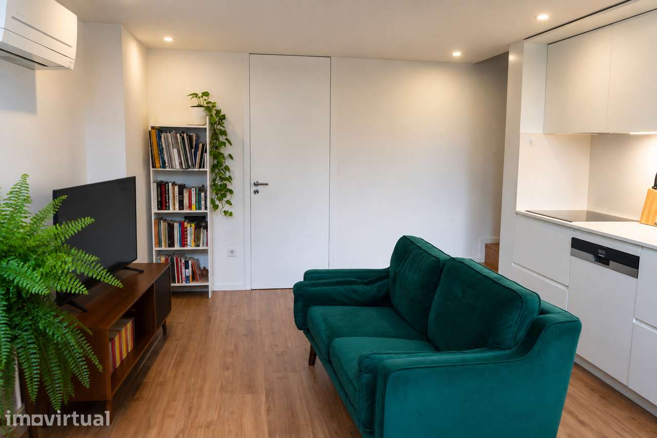 T1 Duplex Mobilado com AC, Jardim Privativo, Limpeza Semanal, Campanhã - Grande imagem: 2/36