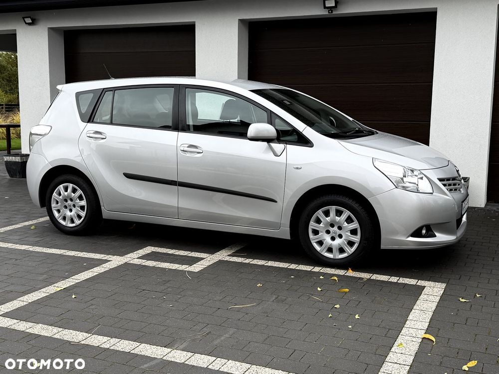 Toyota Verso 1.8 Edition - 10