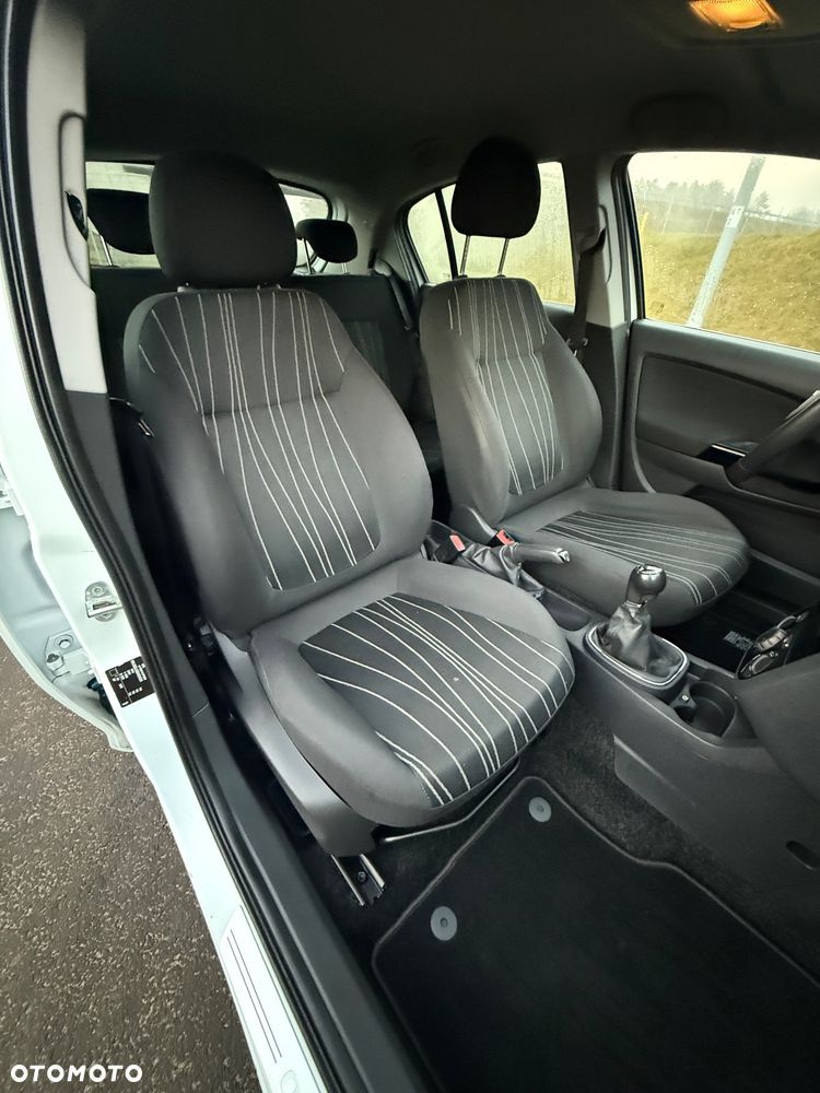 Opel Corsa 1.4 16V Cosmo - 23