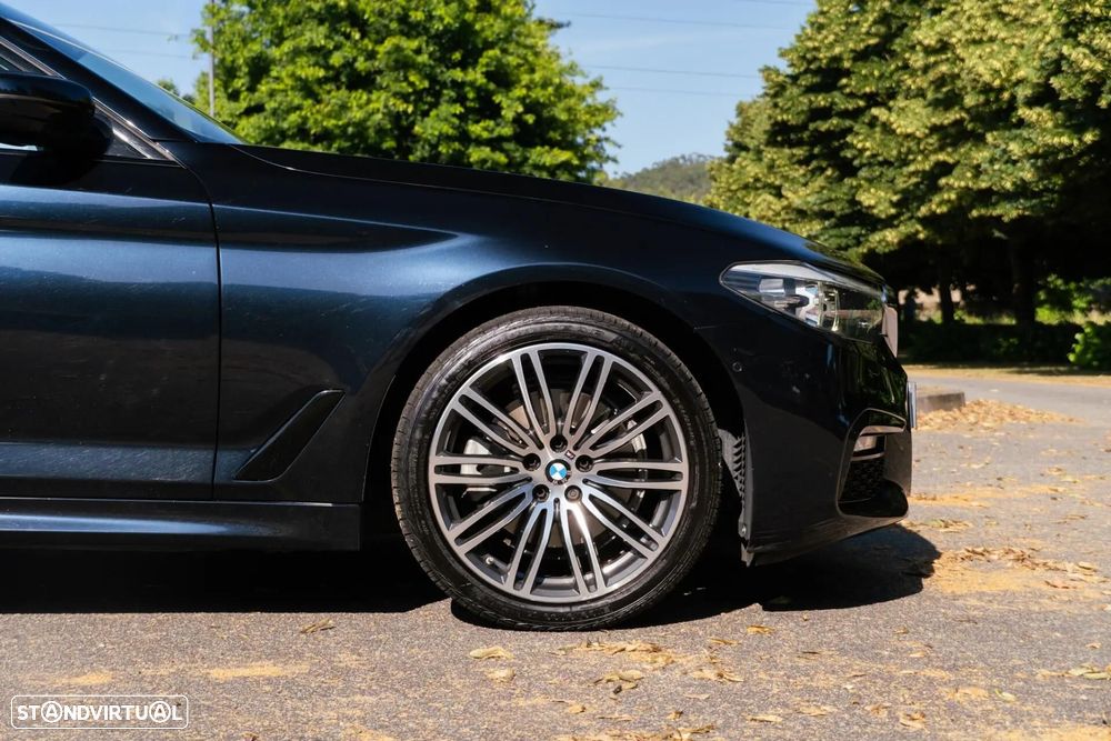 BMW 520 d Pack Desportivo M Auto - 35